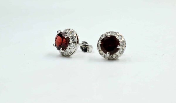 The center of the universe garnet earrings - Image 3