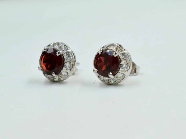 The center of the universe garnet earrings - Image 2