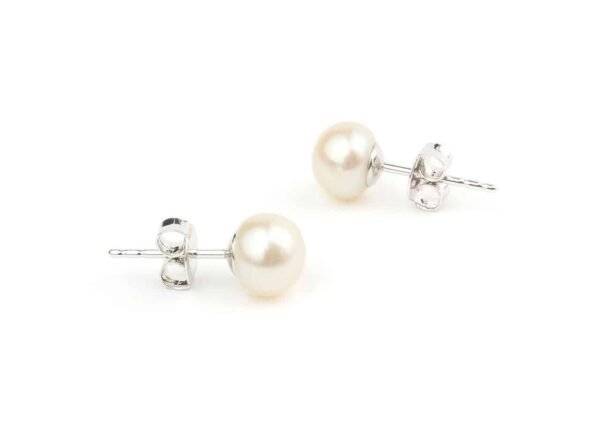 Fresh water pearl studs - Image 2