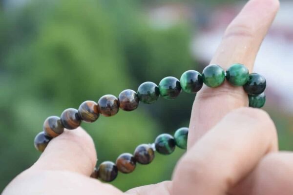 Green & Blue Tiger eyes bead bracelet - Image 3