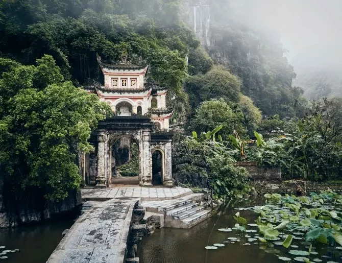old-temple-in-the-middle-of-vietnamese-nature-Y2NZMJ3-ow10g6vv9k0aak8ev8t7d8b3r8umxvm2lc3mio3tem.jpg